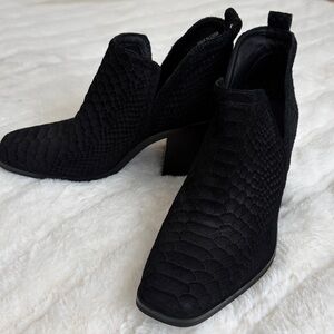 JEFFREYCAMPBELL Black Snakeskin Textured Leather Ankle Booties